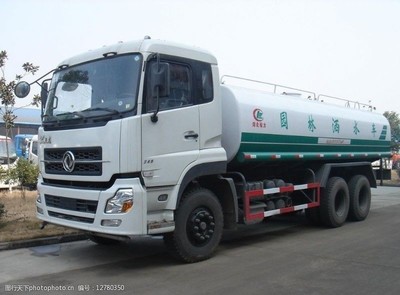 城市清道夫——洒水车 工程车辆中的环保卫士
