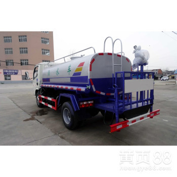 洒水车新篇章 电动三轮雾炮洒水车的革新与应用