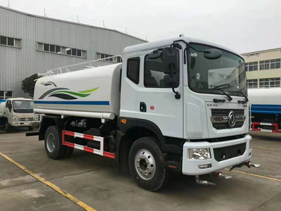 东风多利卡12-15吨洒水车 多功能的城市降尘与洒水神器